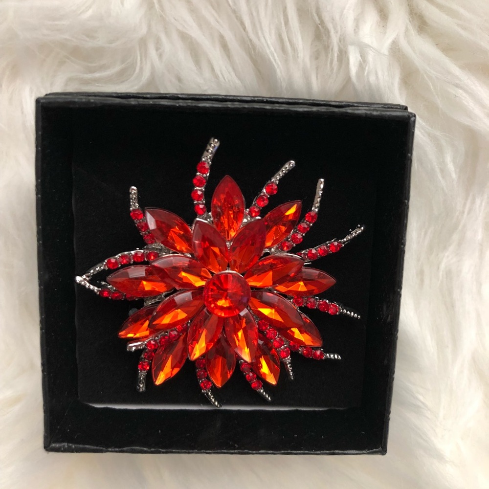 Brooch - Picture 2 of 3